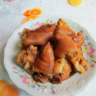 Sauce-flavored Pig's Feet Dipped in Sauce---the Taste is Different---hakka Cuisine recipe