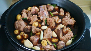 Cavity Ribs with Roasted Chestnuts recipe