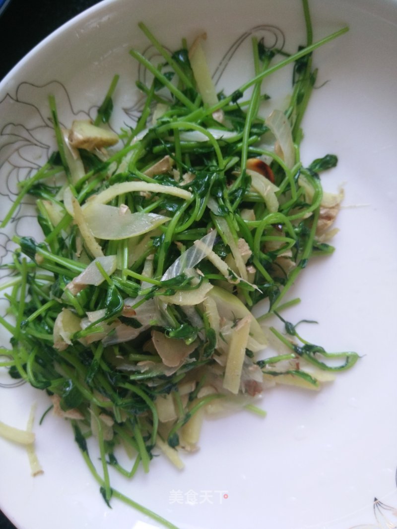 Stir-fried Sesame Pea Sprouts with Shredded Ginger recipe