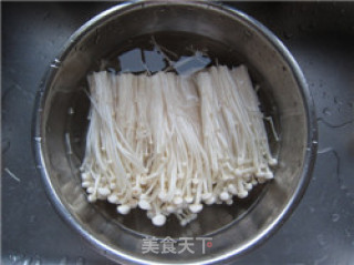 Enoki Mushroom with Pepper Oil recipe