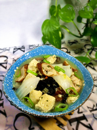 Frozen Tofu Soup with Cabbage and Large Intestine