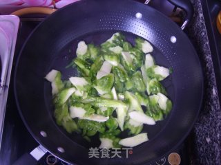 Stir-fried Bitter Gourd with Dace in Black Bean Sauce recipe