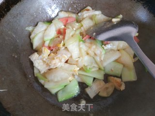 Stir-fried Gourd with Egg and Ham recipe