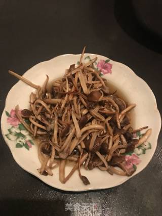 Stir-fried Tea Tree Mushroom with Hot Pepper recipe