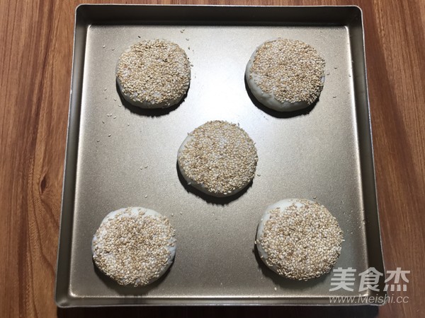 Fresh Meat Meringue Moon Cakes recipe