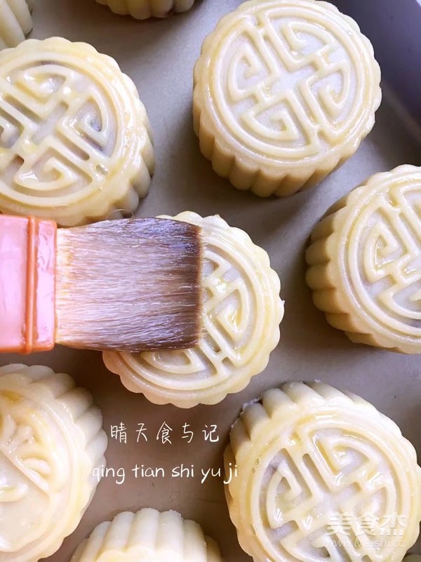 A Combination of Chinese and Western Cranberry and Lotus Paste Mooncakes! recipe