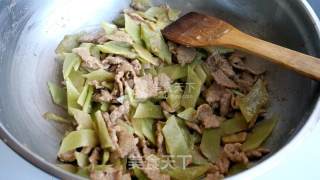 Stir-fried Beef with Lettuce recipe