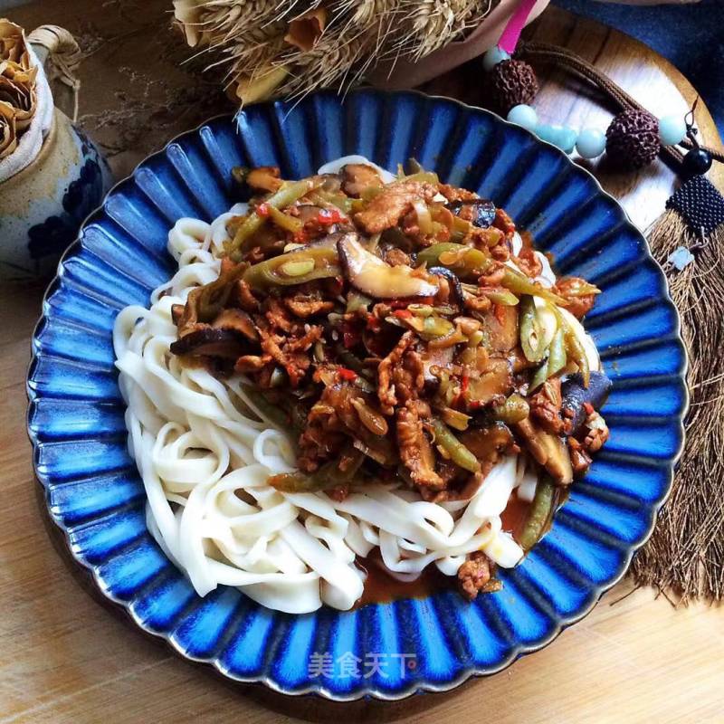 Noodles with Mushrooms and Pork
