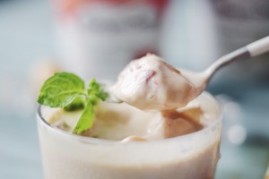 Strawberry Affogato-strawberry Affogato recipe