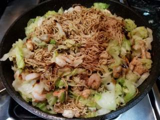 Fried Noodles with Shredded Chicken and Shrimp recipe