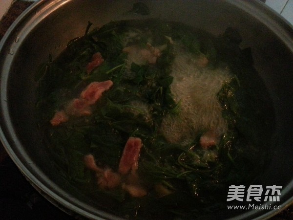 Wolfberry Leaf Egg Soup recipe