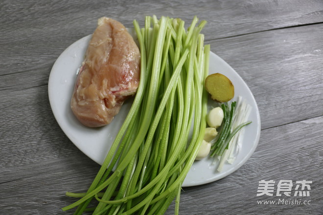 Stir-fried Chicken Breast with Celery-the Practice of Weight Loss Period recipe