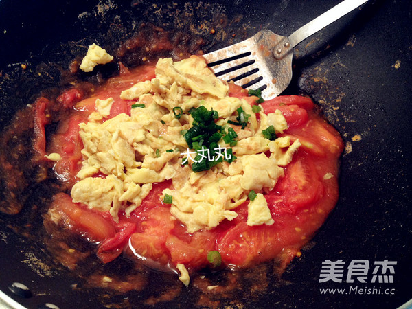 Tomato Scrambled Eggs recipe