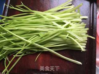 Stir-fried Home-cooked Celery recipe