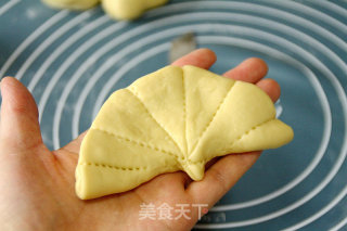 Shaped Like A Lotus Leaf, Soft and Delicious: [lotus Leaf Sandwiches] recipe