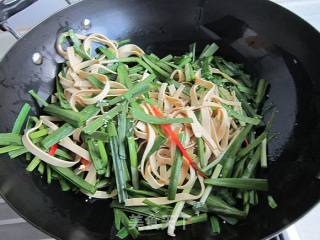 Stir-fried Bean Curd with Leek in Oyster Sauce recipe