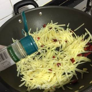Hot and Sour Potato Shreds recipe
