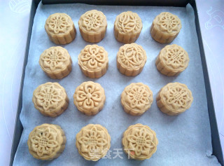 Refreshing Five-core Moon Cake recipe