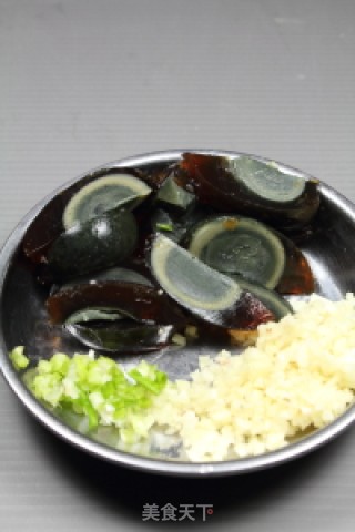 Soup-stewed Pork Ribs with Lychee and Preserved Egg recipe