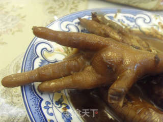 Sauce-flavored Chicken Feet recipe