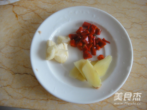 Pickled Pepper Lotus Root Chicken Wings recipe