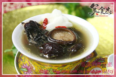 Nourishing Blood and Anti-fetus Yam Black Chicken Soup recipe