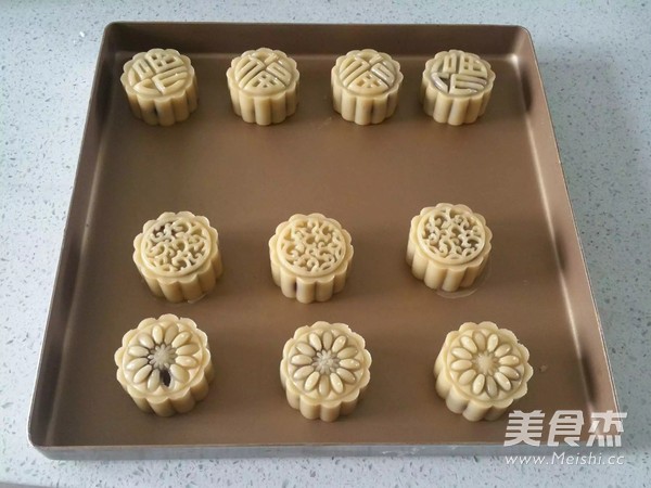 Cantonese Bean Paste Mooncake recipe