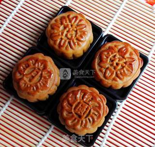 Spend A Full Moon-red Bean Paste Moon Cakes recipe