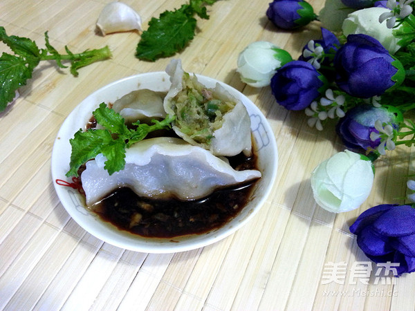 Radish Pork Dumplings recipe