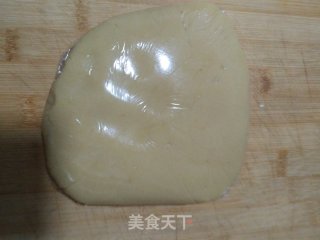 Mung Bean Paste and Egg Yolk Mooncakes recipe