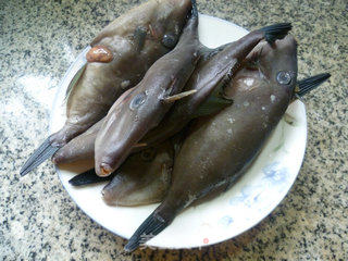 Steamed Small Rubber Fish with Chopped Pepper recipe