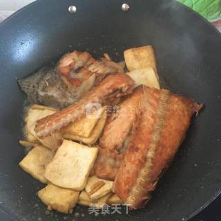 Fried Tofu with Salmon Bone recipe