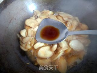 Scrambled Eggs with Pleurotus Eryngii and Hot Pepper recipe