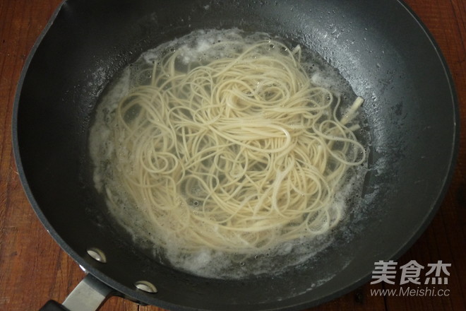 Fresh Shrimp Noodles recipe