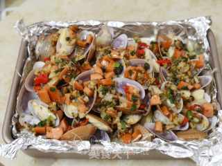 Roasted Enoki Mushrooms with Garlic Clams recipe