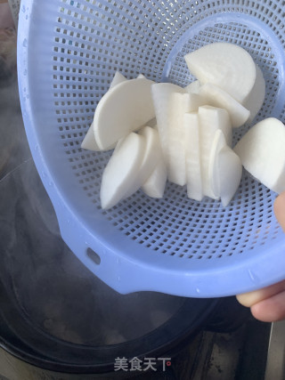 Stewed Beef Brisket with White Radish recipe