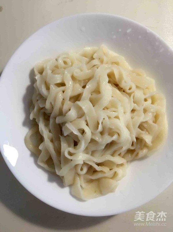 Hand-rolled Noodles with Loofah and Egg recipe