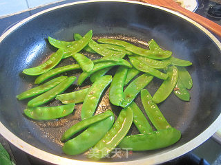 Stir-fried Lotus Beans with Shrimp recipe