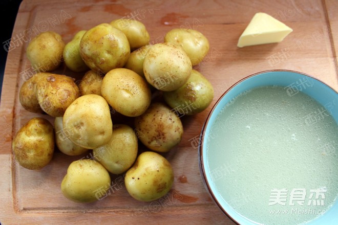 Salt and Pepper Potatoes with Gravy recipe