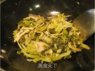 Daylily Fish Bone Sauerkraut Soup recipe