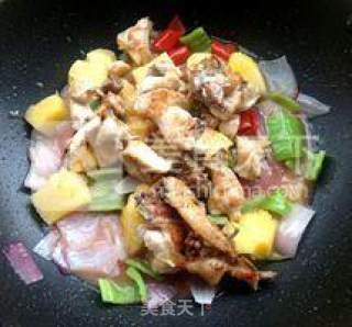 Sweet and Sour Love-----pineapple Stir-fried Chicken recipe