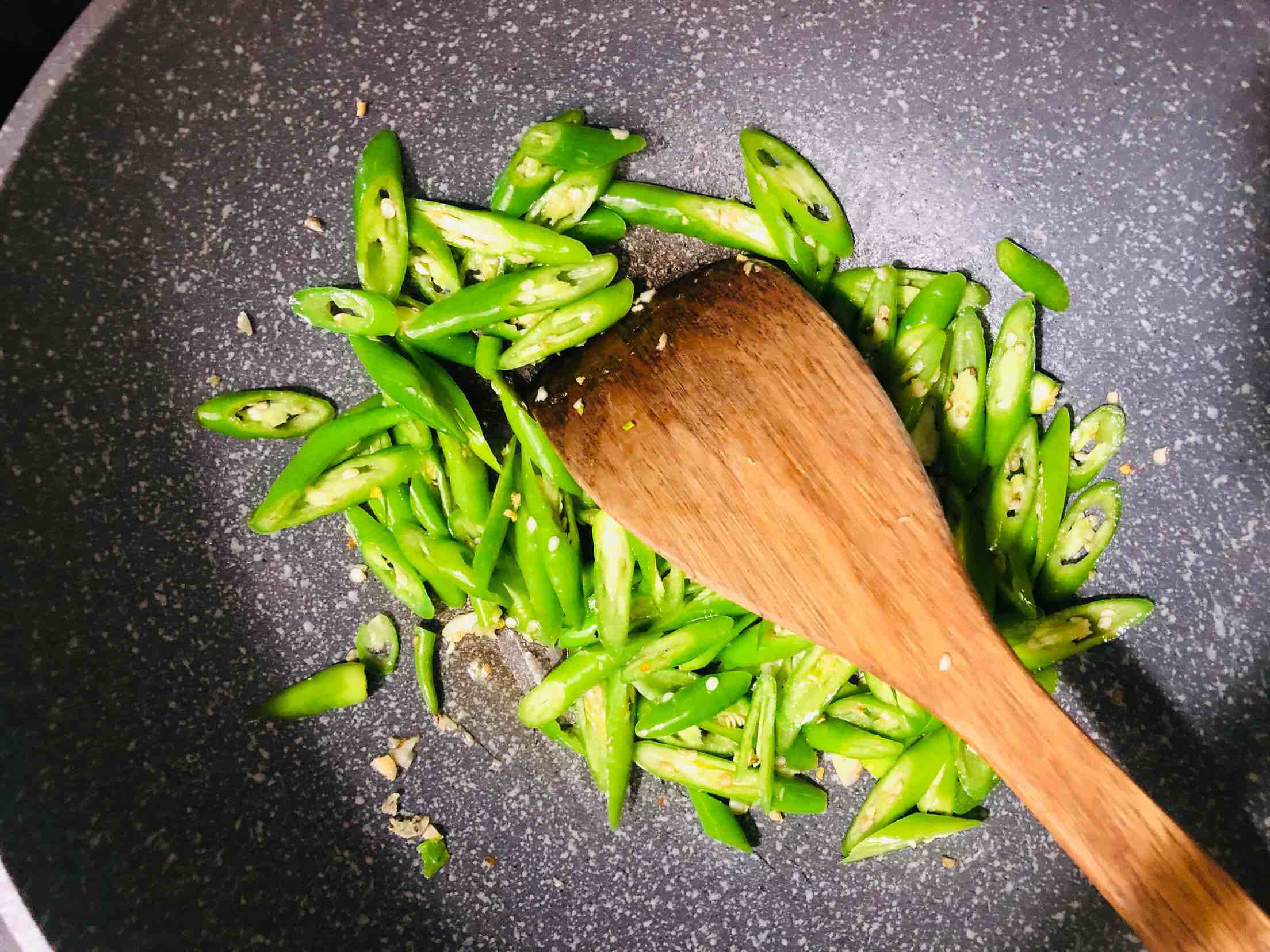 Stir-fried Green Peppers recipe