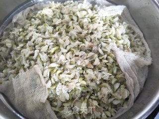 Steamed Sophora Japonica recipe