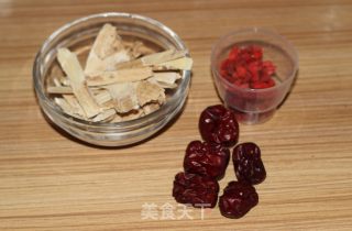 Autumn Replenishing Qi Soup----astragalus Chicken Soup recipe