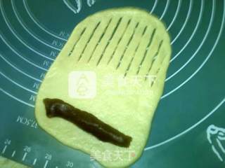 #aca烤明星大赛# Bean Paste Caterpillar Bread recipe