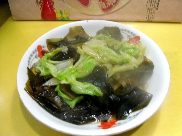 Braised Kelp with Cabbage Leaves recipe