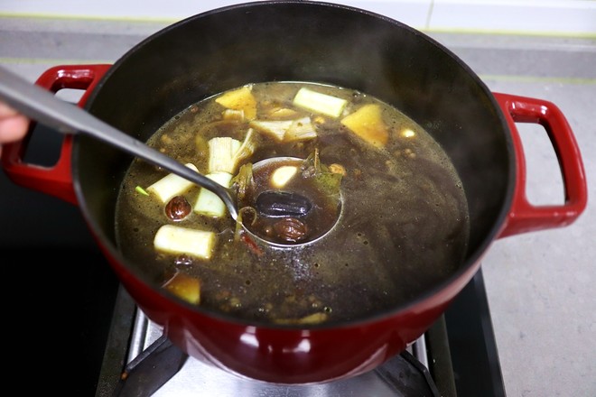 Braised Duck Leg in Old Soup recipe