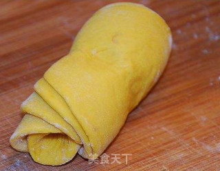 Pumpkin Rose Steamed Buns, Make Three Meals A Day More Romantic recipe