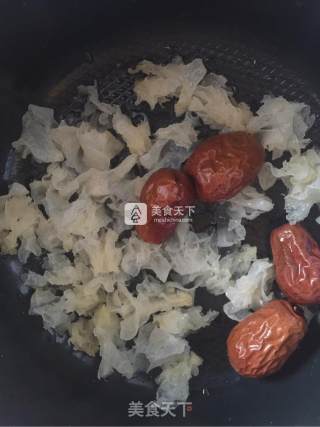 Red Date and Tremella Soup recipe