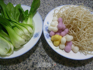 Green Vegetable Three-color Rice Cake Noodle Soup recipe